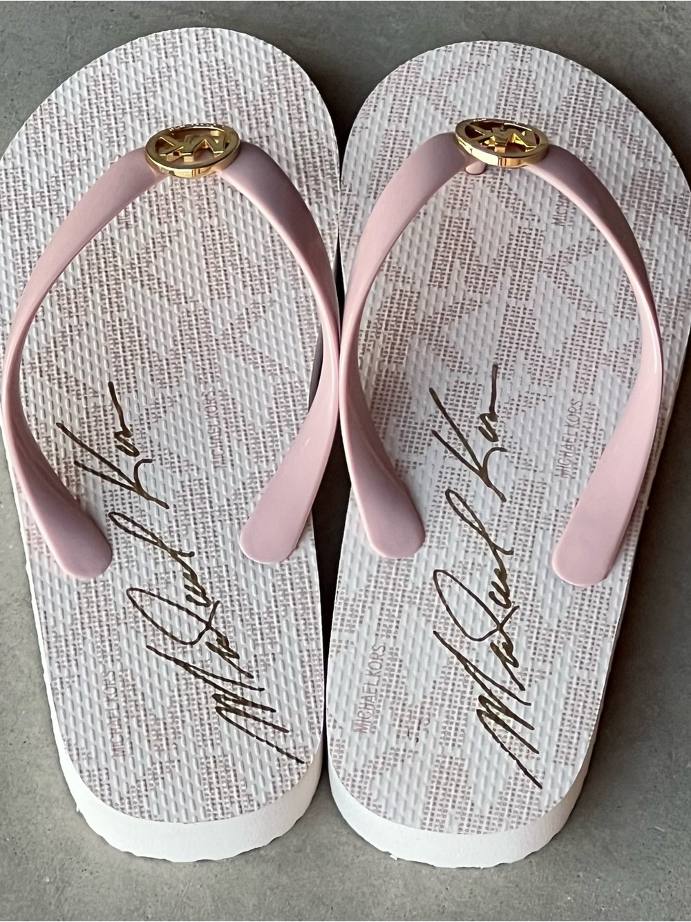 Michael Kors Blush Pink MK Logo Flip Flop Sandals Gold Medallion NWOT Size 8